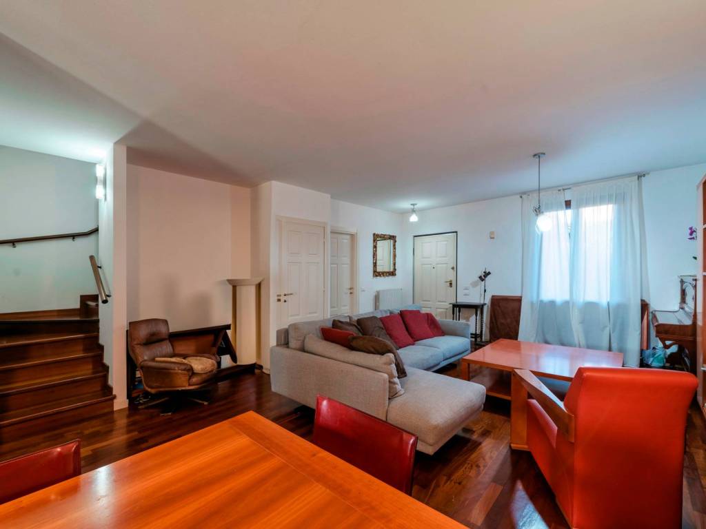 casa indipendente in vendita a Calvagese della Riviera