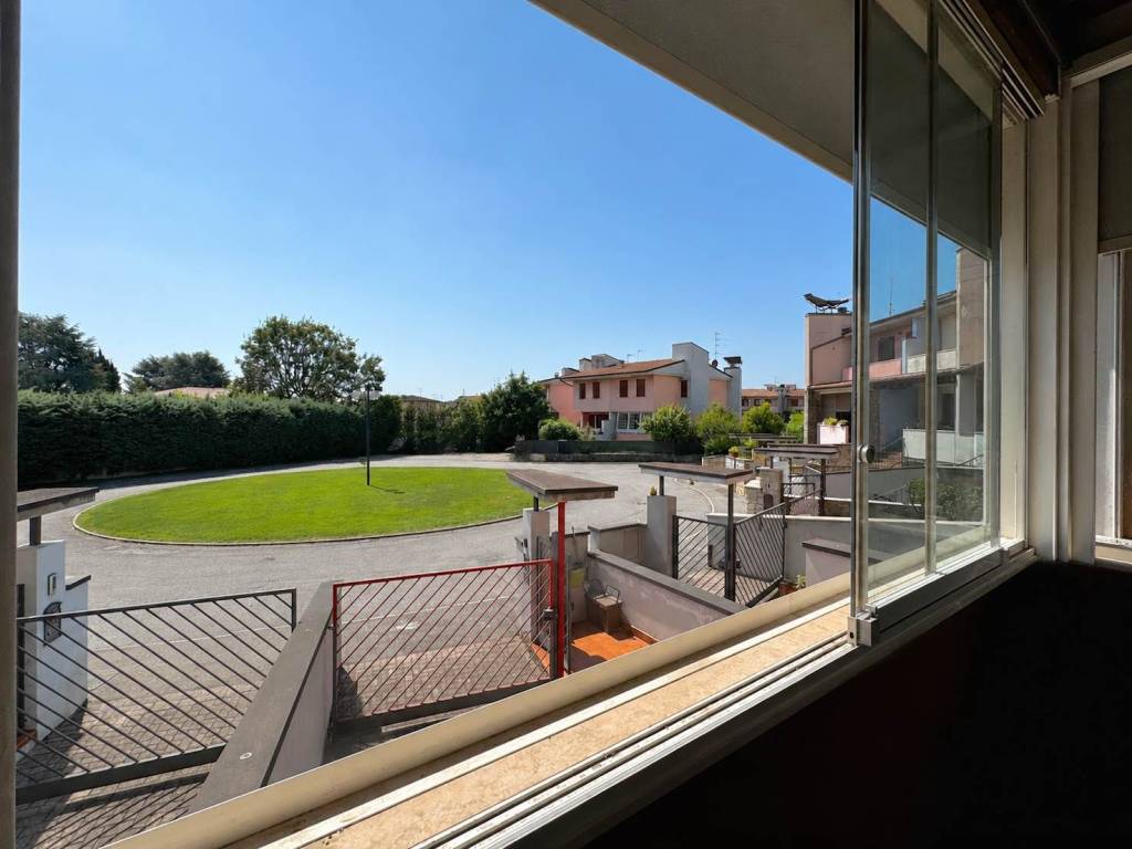 casa indipendente in vendita a Calvagese della Riviera in zona Carzago