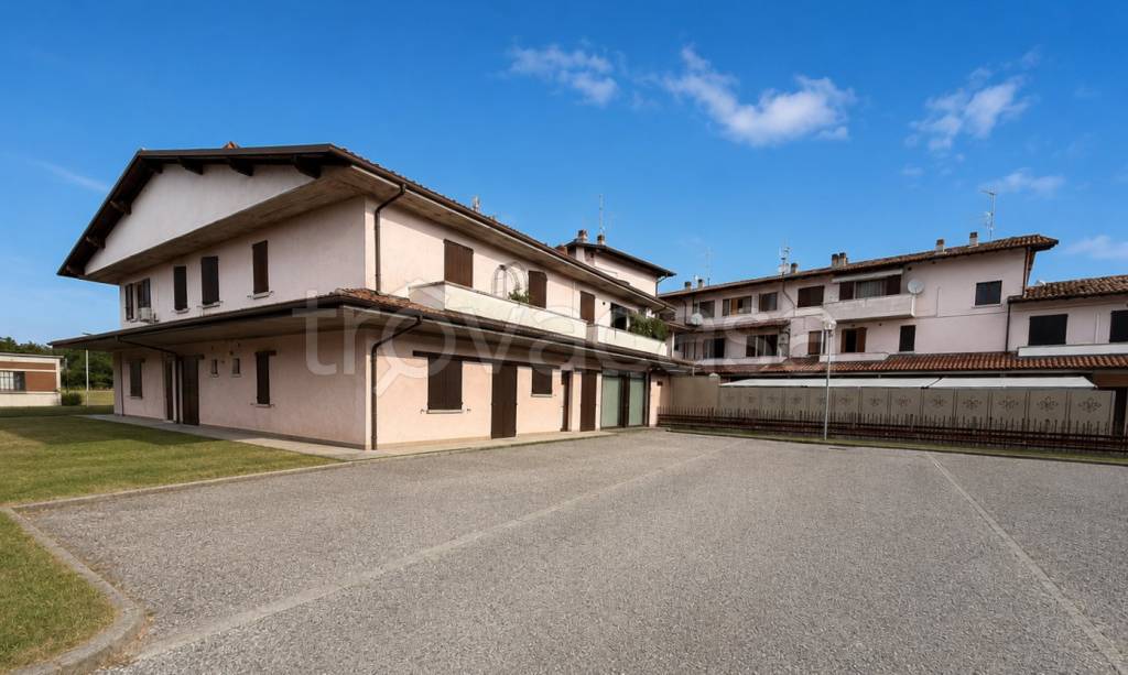 appartamento in vendita a Calvagese della Riviera in zona Carzago