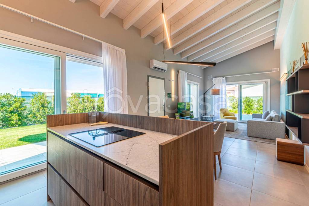casa indipendente in vendita a Calvagese della Riviera in zona Carzago