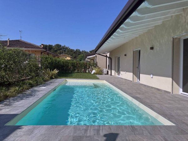 casa indipendente in vendita a Calvagese della Riviera