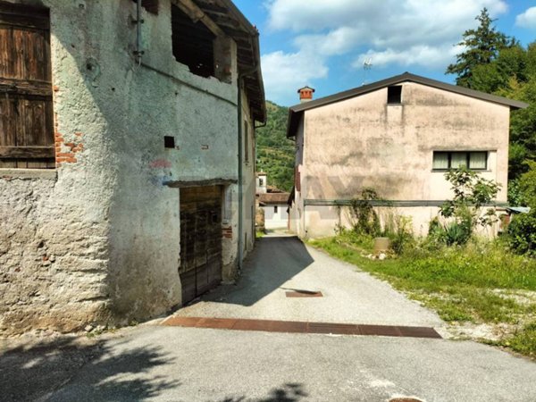 casa indipendente in vendita a Calvagese della Riviera