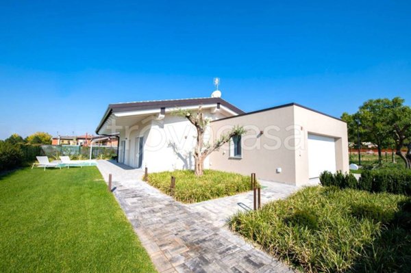 casa indipendente in vendita a Calvagese della Riviera