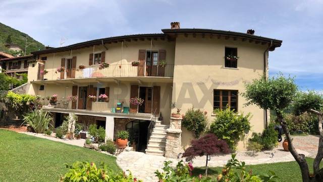 casa indipendente in vendita a Calvagese della Riviera