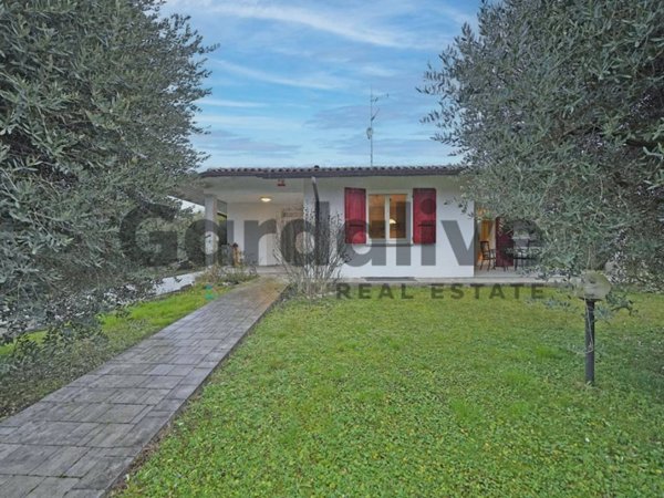 casa indipendente in vendita a Calvagese della Riviera in zona Carzago
