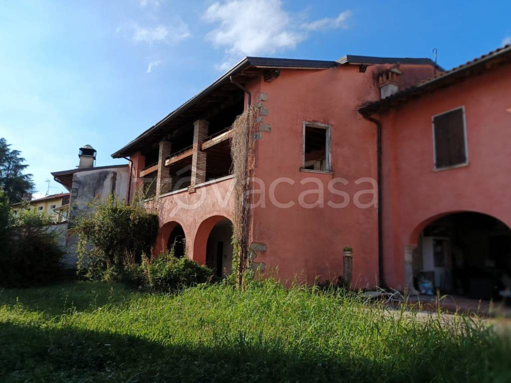 appartamento in vendita a Calvagese della Riviera in zona Carzago