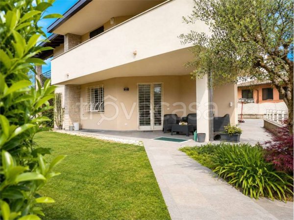 casa indipendente in vendita a Calvagese della Riviera in zona Carzago