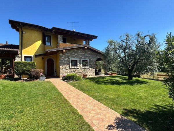 casa indipendente in vendita a Calvagese della Riviera