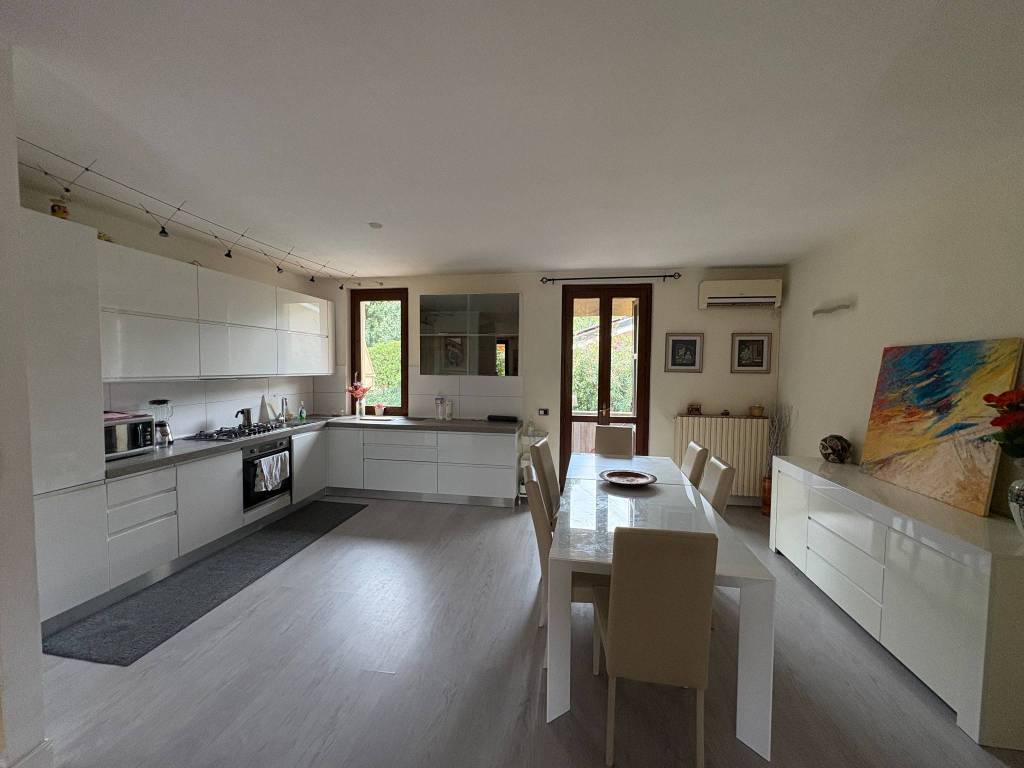 casa indipendente in vendita a Calvagese della Riviera in zona Carzago