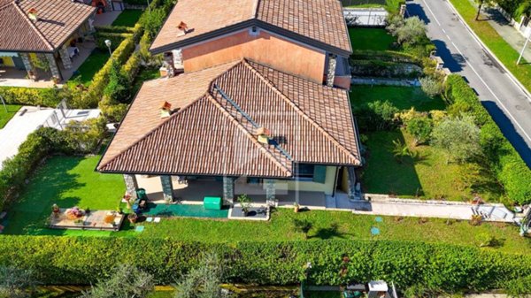 casa indipendente in vendita a Calvagese della Riviera