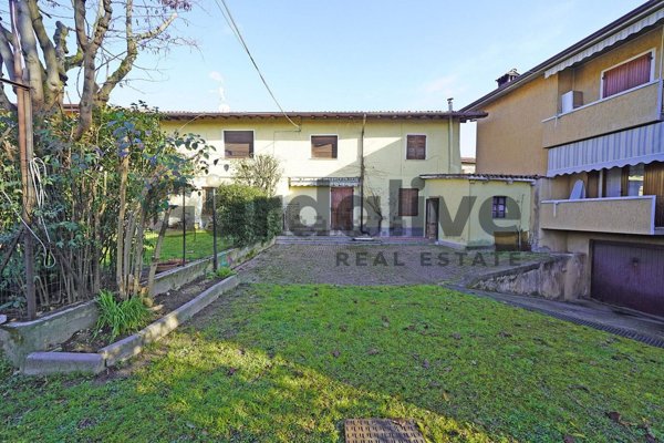 casale in vendita a Calvagese della Riviera in zona Carzago
