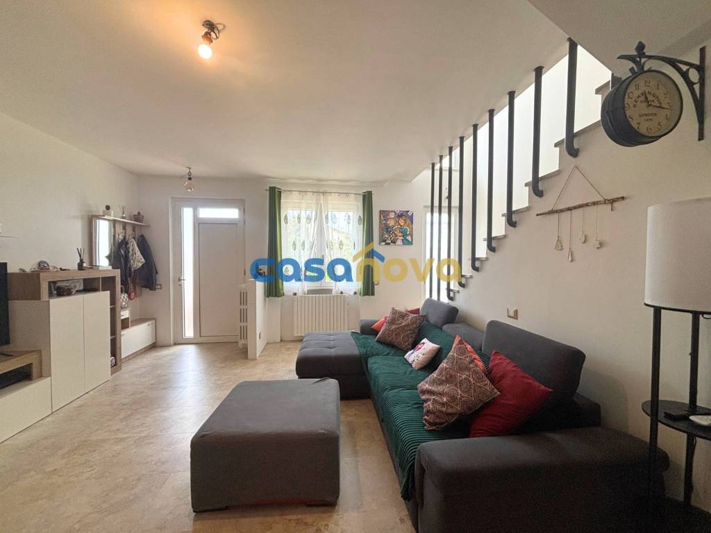 casa indipendente in vendita a Calvagese della Riviera in zona Carzago