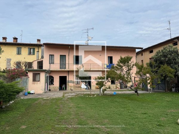 casa indipendente in vendita a Calvagese della Riviera