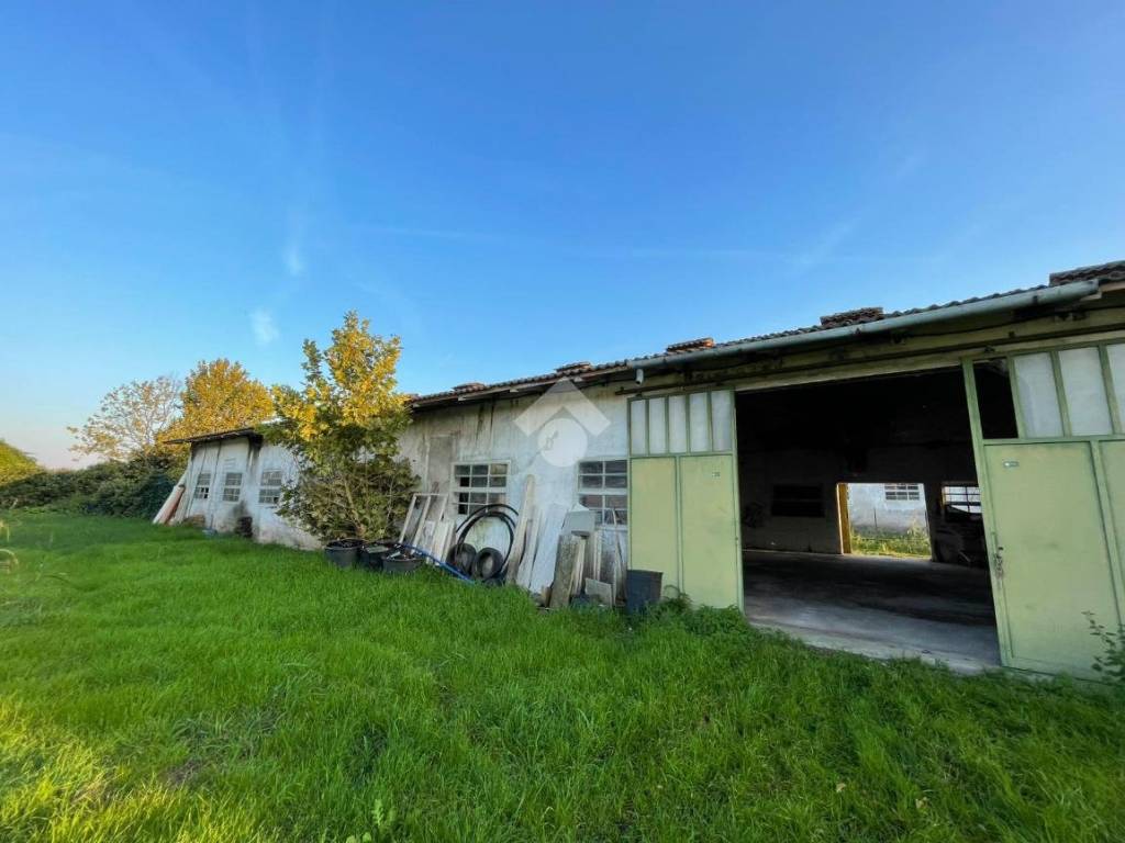 locale commerciale in vendita a Calvisano