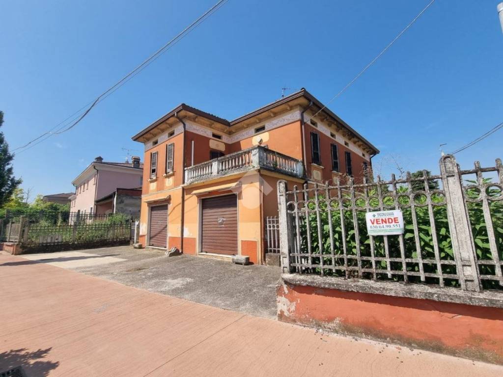 casa indipendente in vendita a Calvisano in zona Mezzane