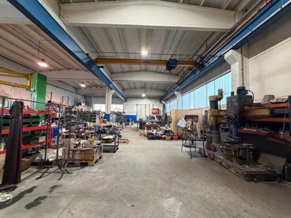 locale commerciale in vendita a Calvisano