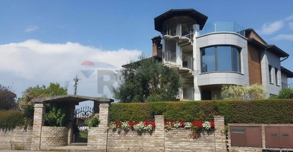 casa indipendente in vendita a Calvisano in zona Malpaga