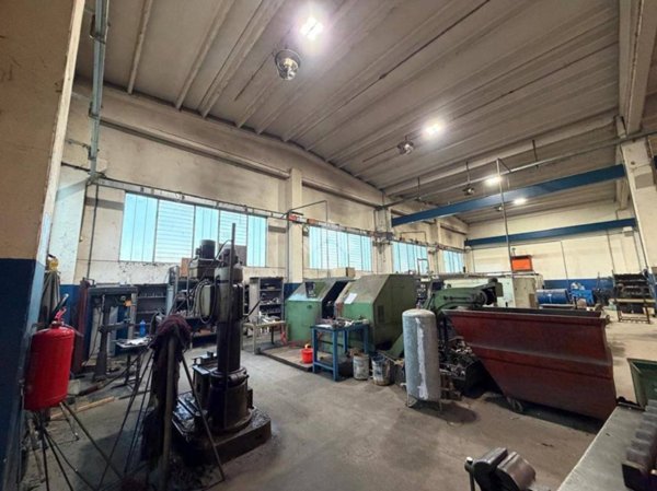 locale commerciale in vendita a Calvisano