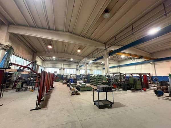 locale commerciale in vendita a Calvisano