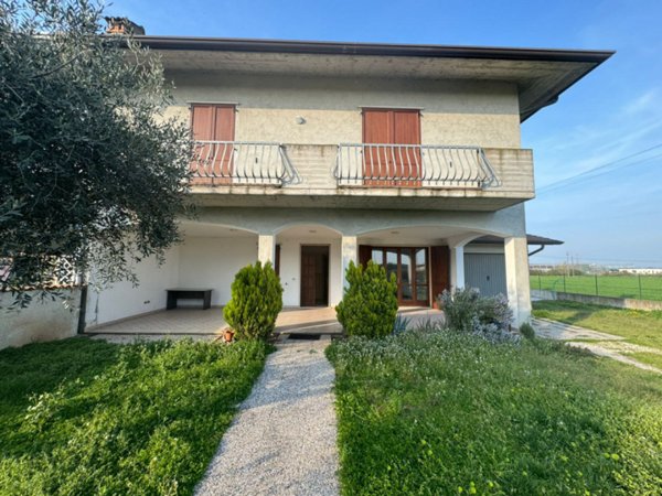casa indipendente in vendita a Calvisano in zona Malpaga