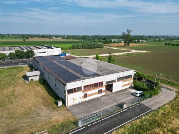 locale commerciale in vendita a Calvisano