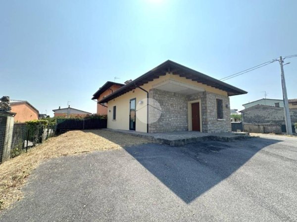 casa indipendente in vendita a Calvisano in zona Malpaga