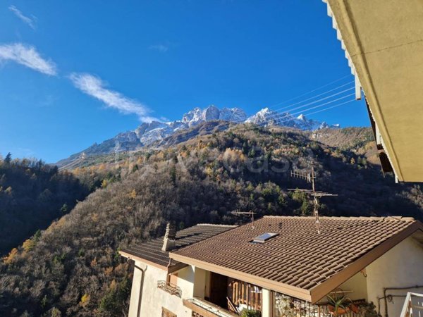 casa indipendente in vendita a Capo di Ponte in zona Pescarzo