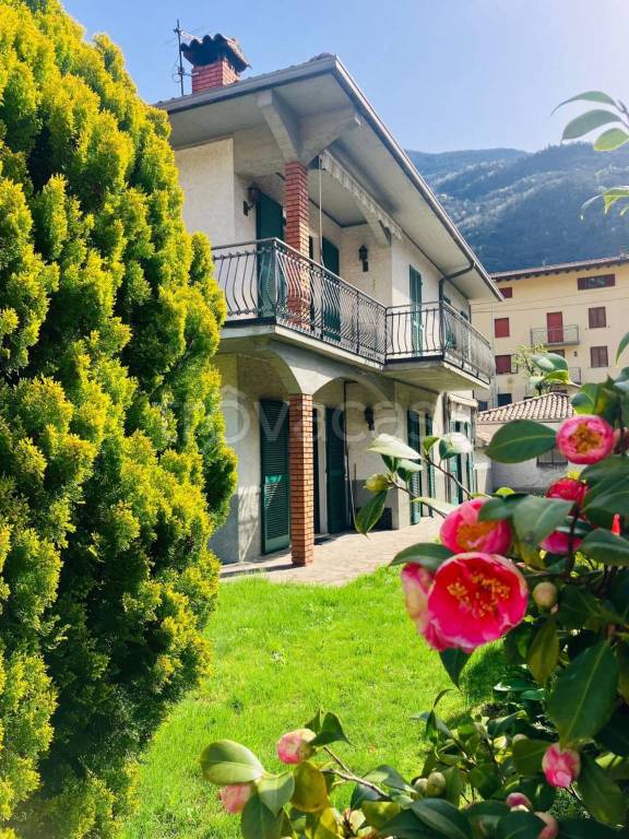 casa indipendente in vendita a Capo di Ponte