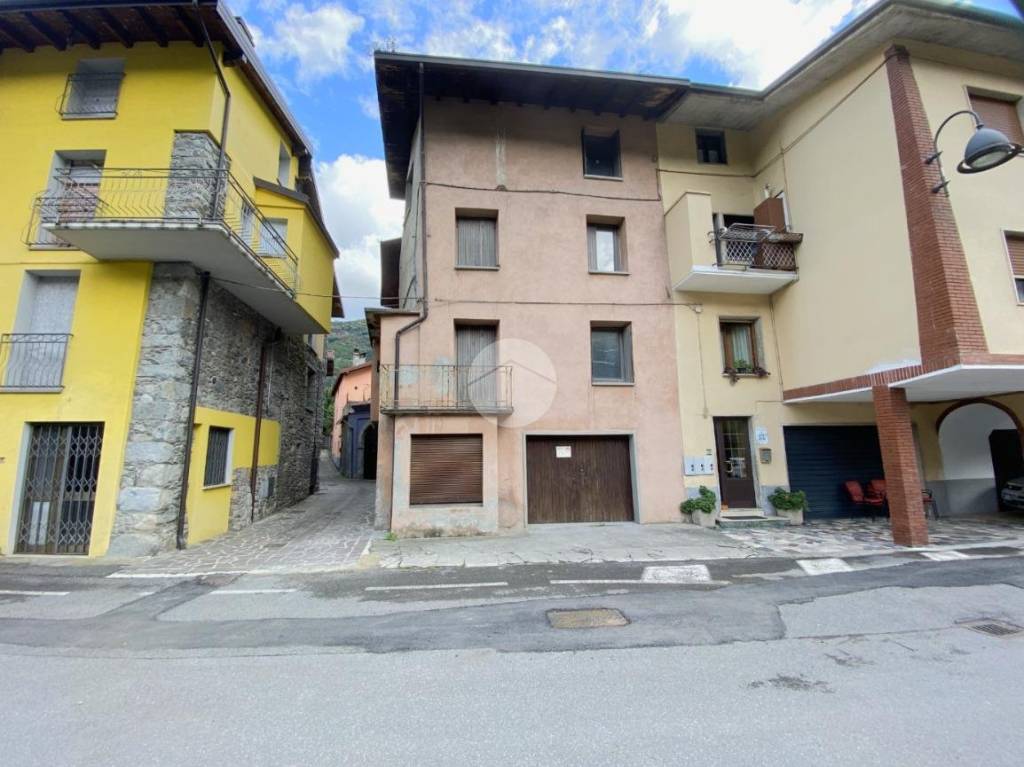 casa indipendente in vendita a Capo di Ponte