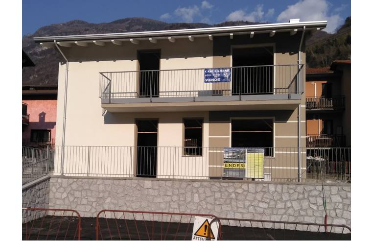 casa indipendente in vendita a Capo di Ponte