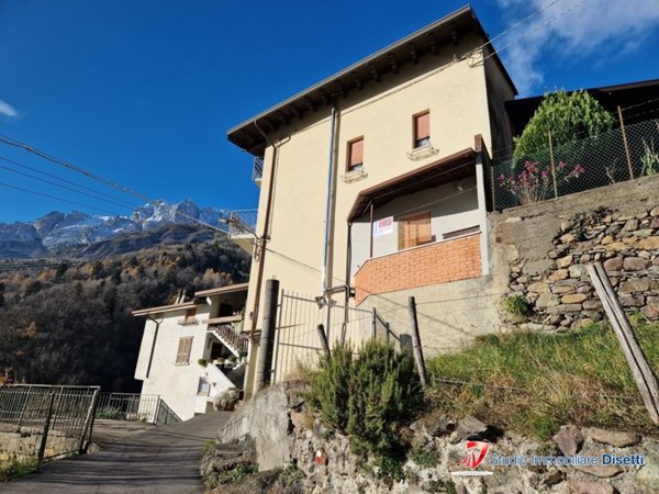 casa indipendente in vendita a Capo di Ponte in zona Pescarzo