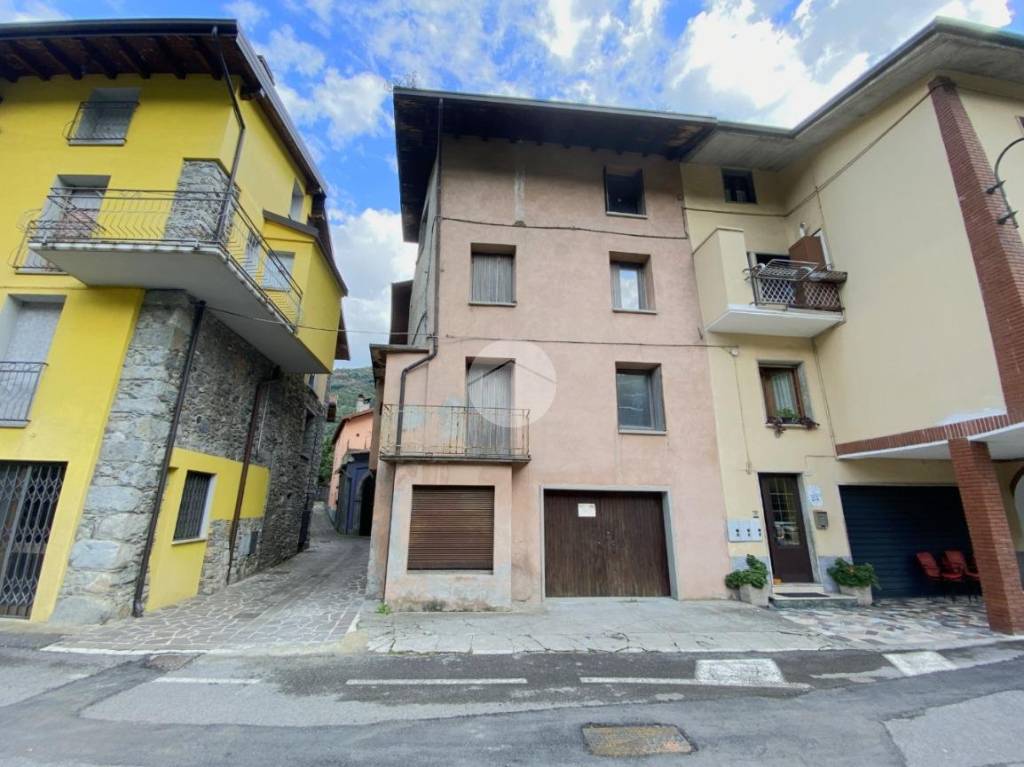 casa indipendente in vendita a Capo di Ponte