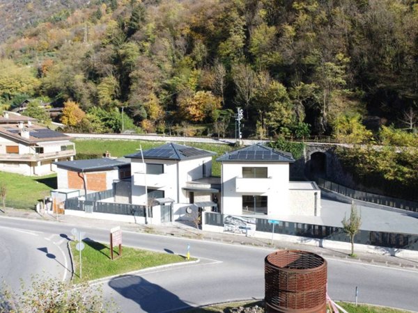 casa indipendente in vendita a Capo di Ponte