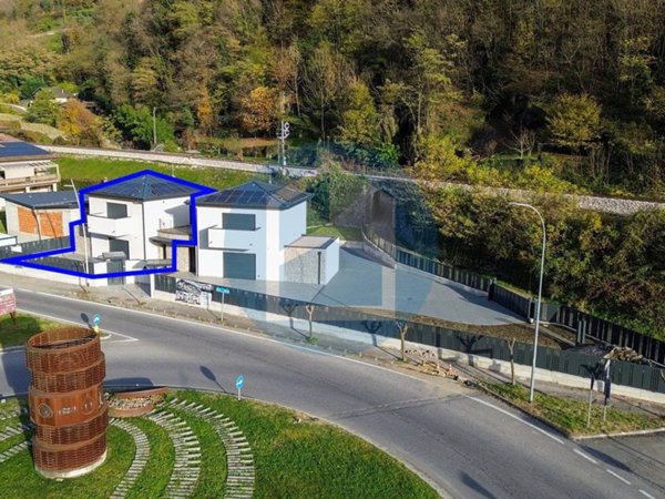 casa indipendente in vendita a Capo di Ponte