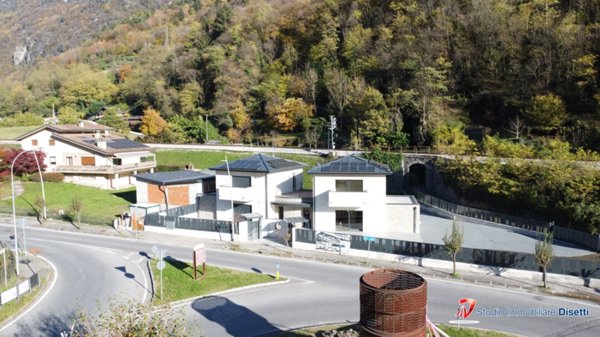 casa indipendente in vendita a Capo di Ponte