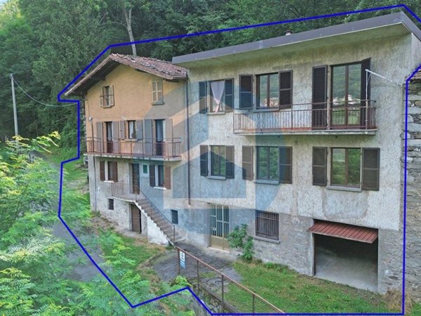 casa indipendente in vendita a Capo di Ponte in zona Campivo