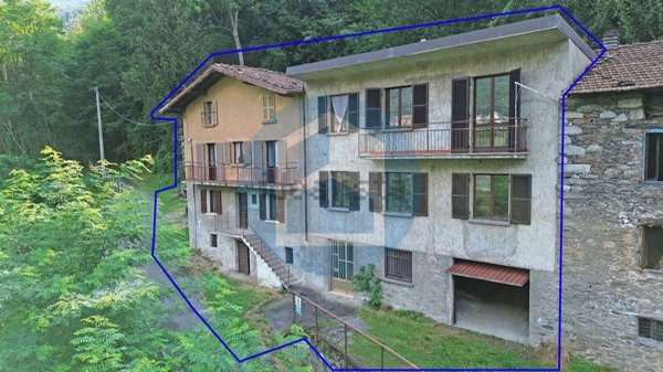 casa indipendente in vendita a Capo di Ponte in zona Campivo