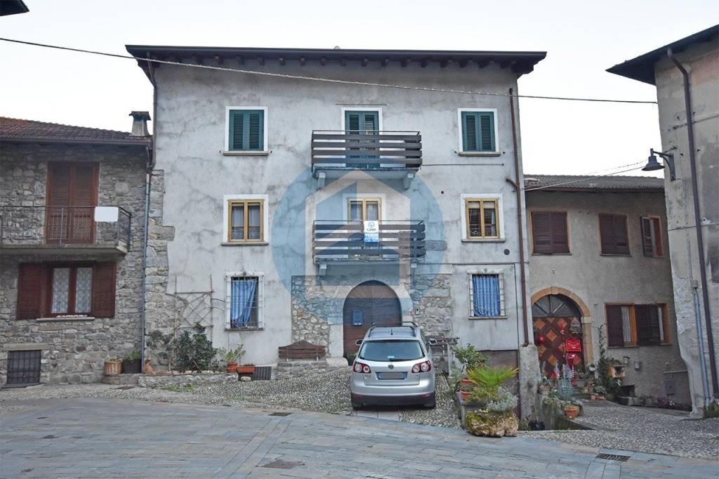 appartamento in vendita a Capo di Ponte in zona Cemmo