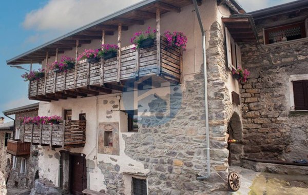 attico in vendita a Capo di Ponte in zona Pescarzo