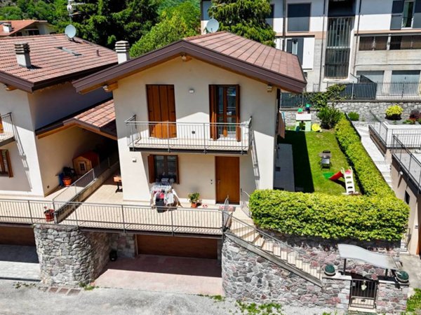 casa indipendente in vendita a Capo di Ponte in zona Cemmo