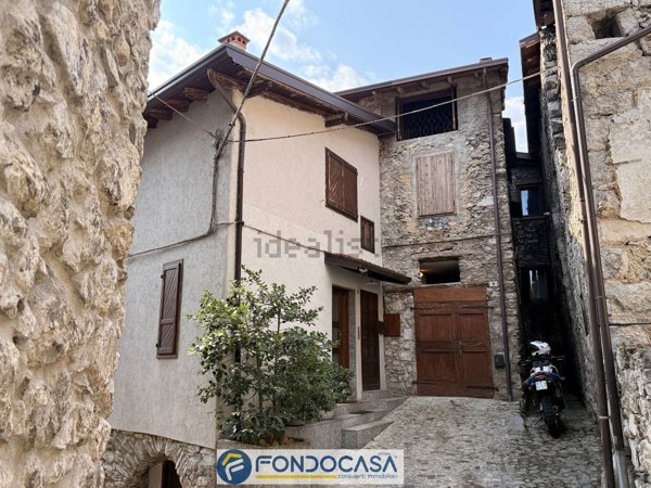 appartamento in vendita a Capo di Ponte in zona Cemmo