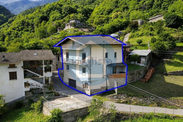 casa indipendente in vendita a Capo di Ponte in zona Pescarzo