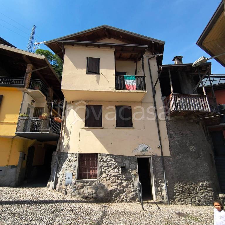 appartamento in vendita a Capo di Ponte in zona Cemmo