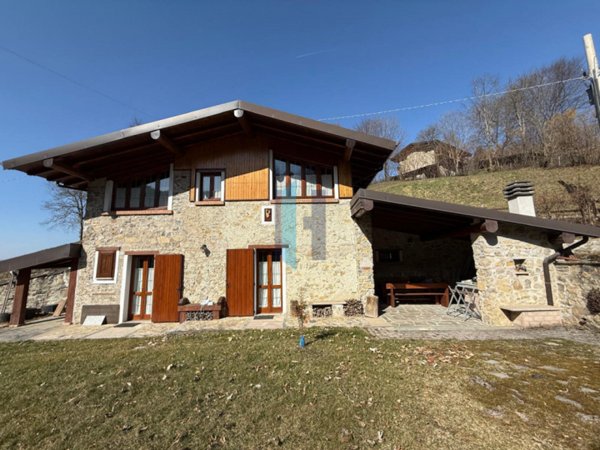 casa indipendente in vendita a Capovalle in zona Vico