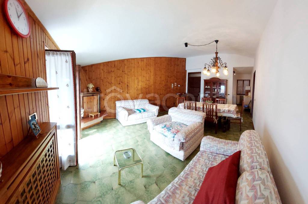 appartamento in vendita a Capovalle in zona Vico