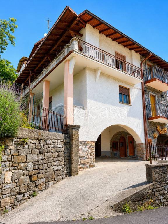 casa indipendente in vendita a Capovalle in zona Viè