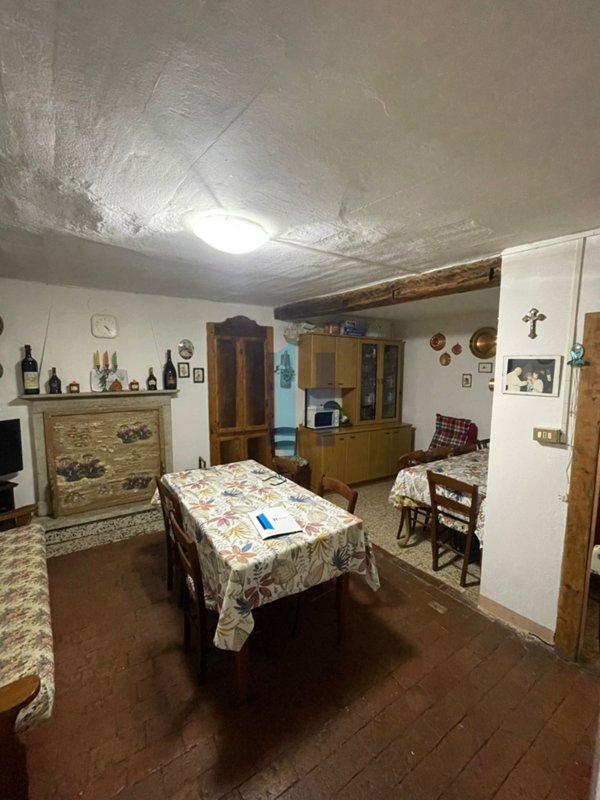 casa indipendente in vendita a Capovalle in zona Vico