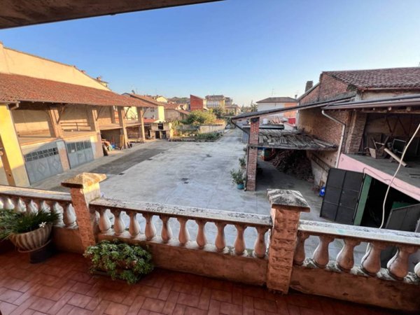 intera palazzina in vendita a Capriano del Colle