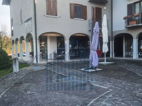 negozio in vendita a Capriano del Colle