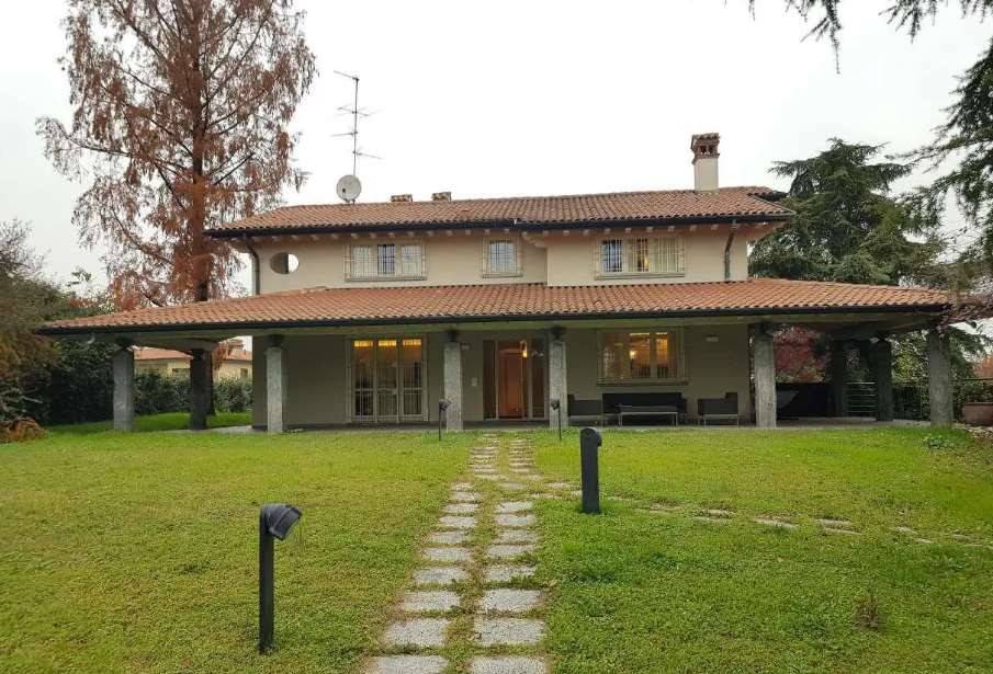 casa indipendente in vendita a Capriano del Colle